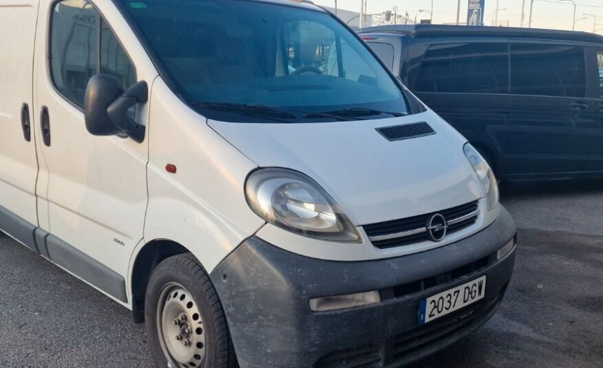 OPEL VIVARO 1.9 CDTI 100 CV Largo 2.9t