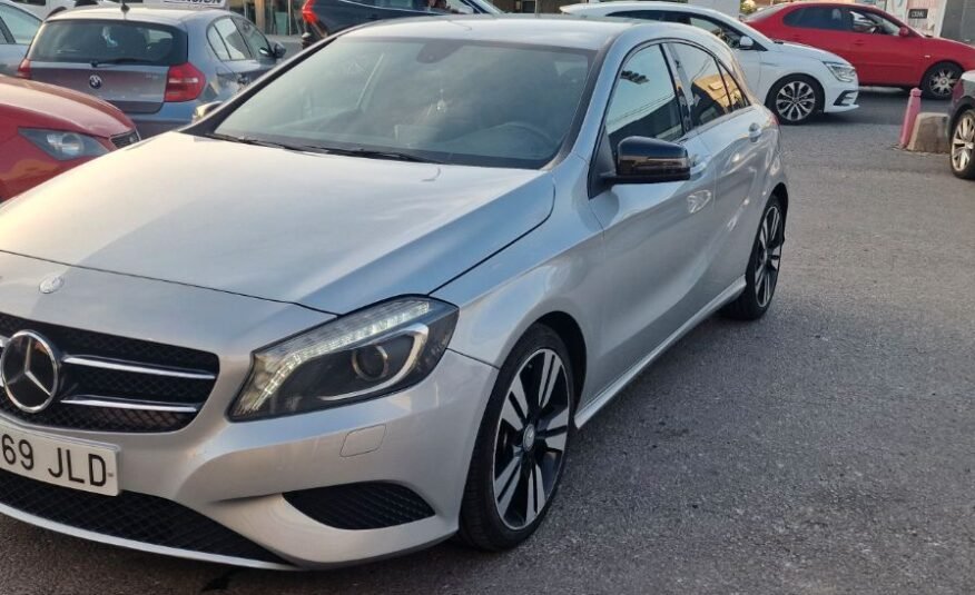 MERCEDES-BENZ Clase A 220 STYLE