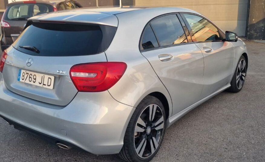 MERCEDES-BENZ Clase A 220 STYLE