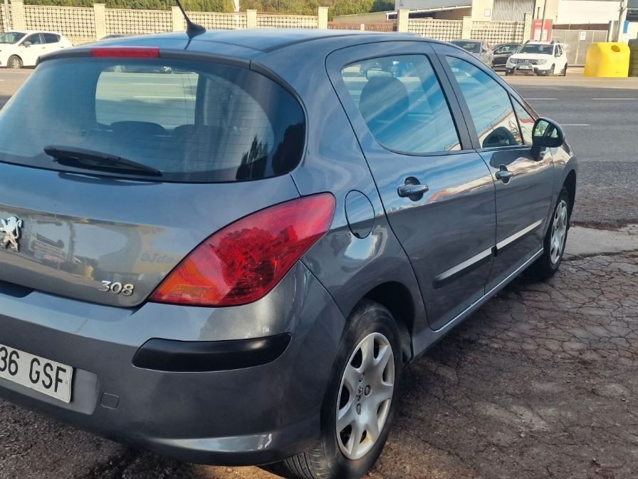 PEUGEOT 308 Confort 1.4 VTi 95
