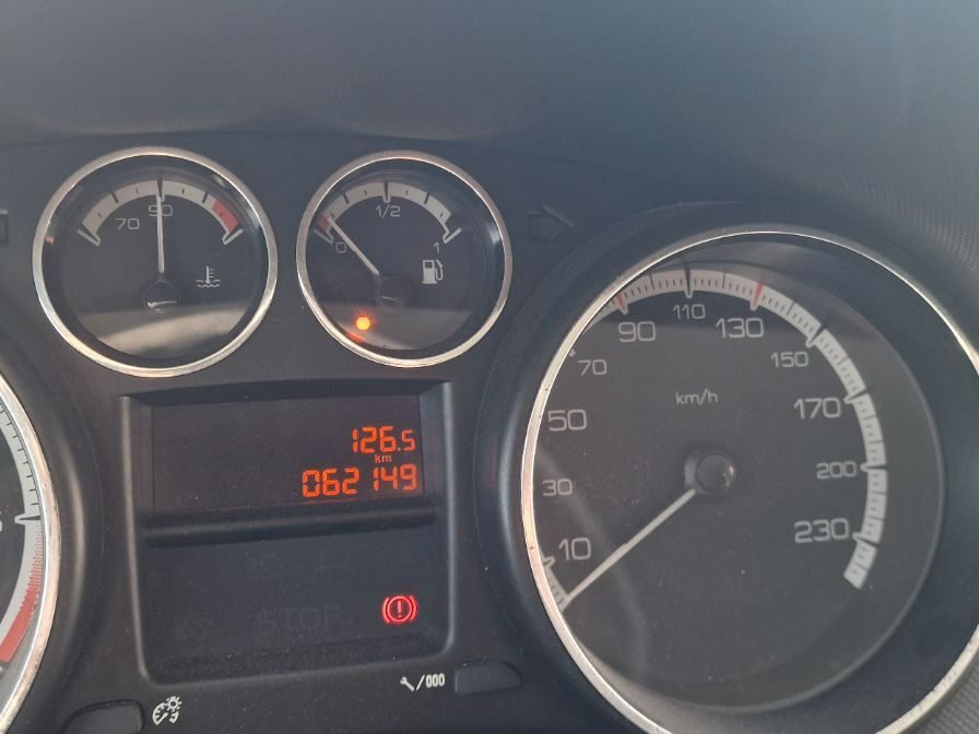 PEUGEOT 308 Confort 1.4 VTi 95