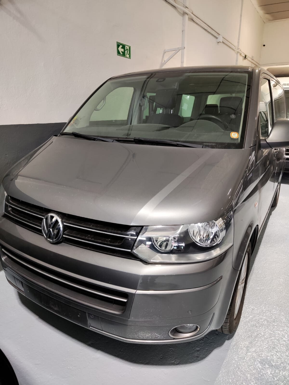 VOLKSWAGEN MULTIVAN HIGHLINE