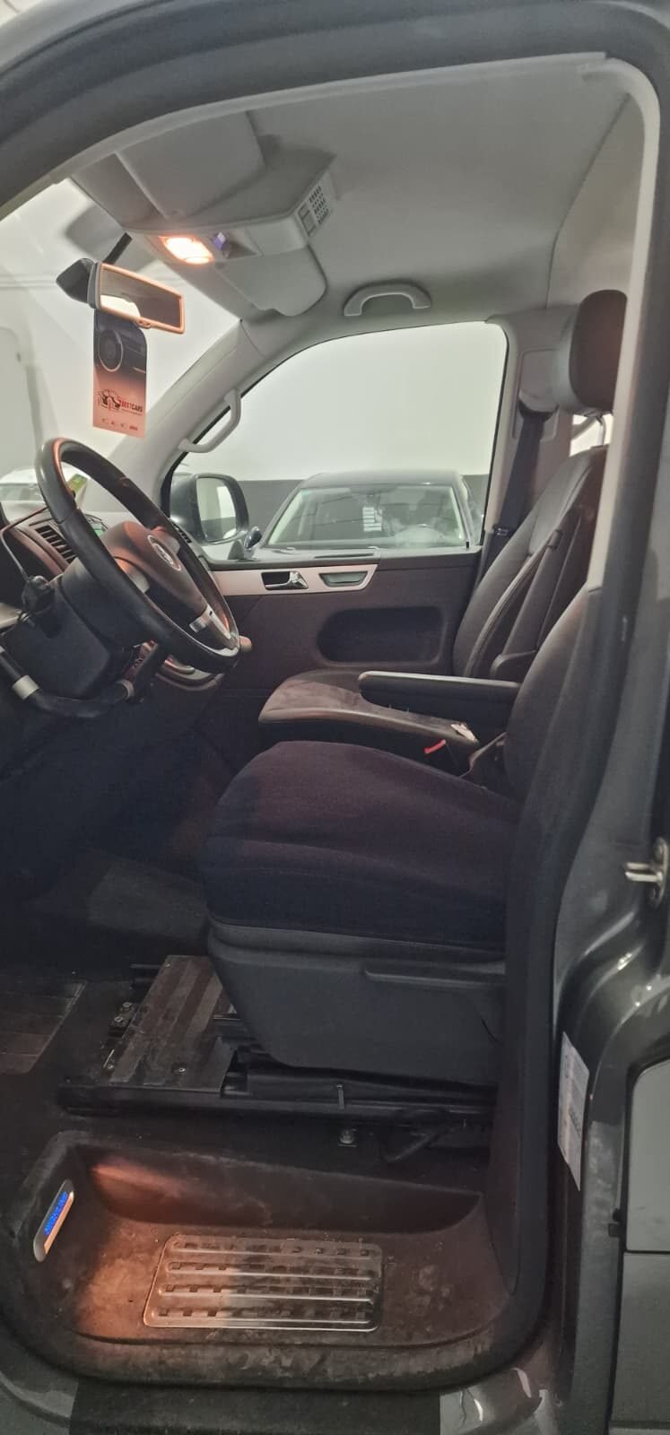 VOLKSWAGEN MULTIVAN HIGHLINE