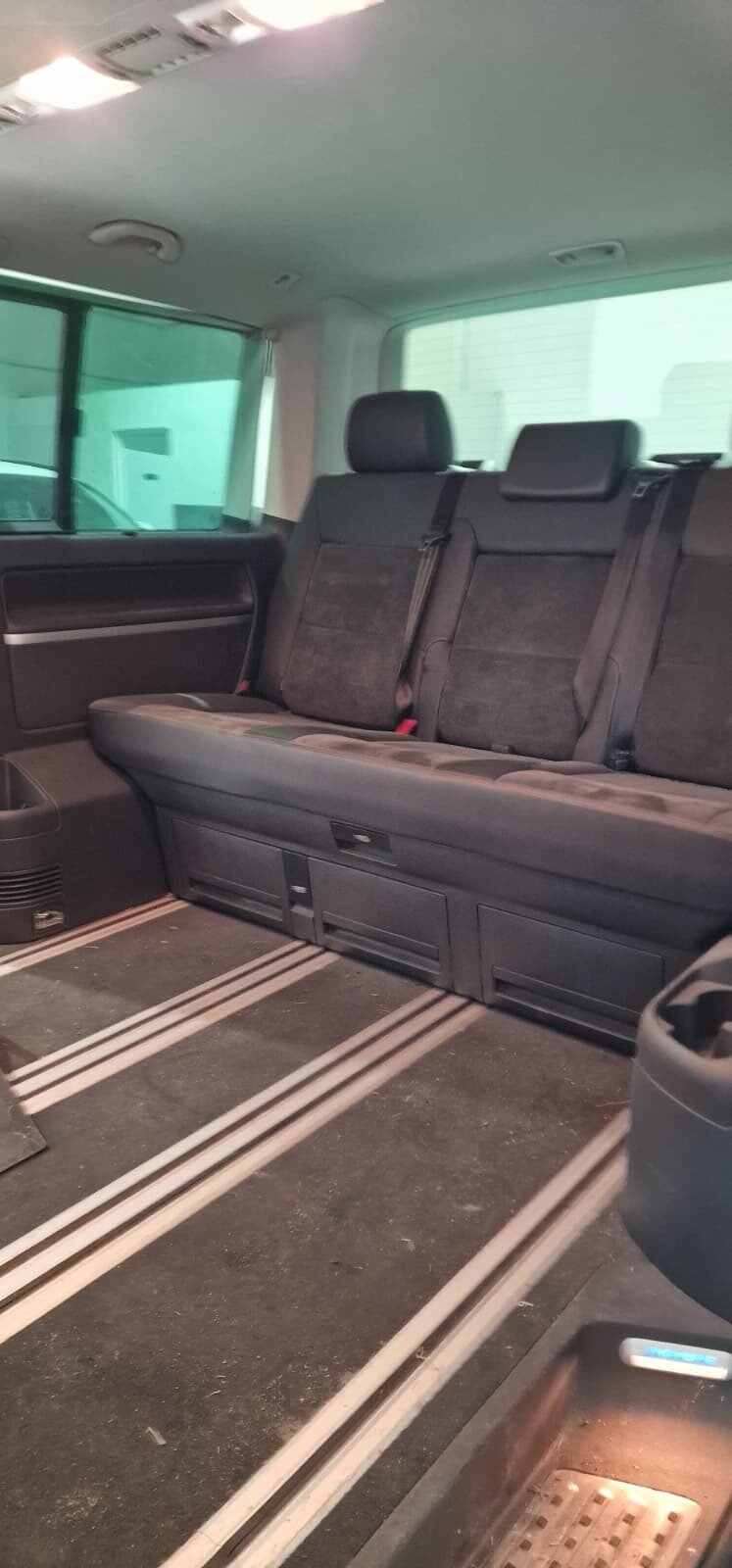 VOLKSWAGEN MULTIVAN HIGHLINE