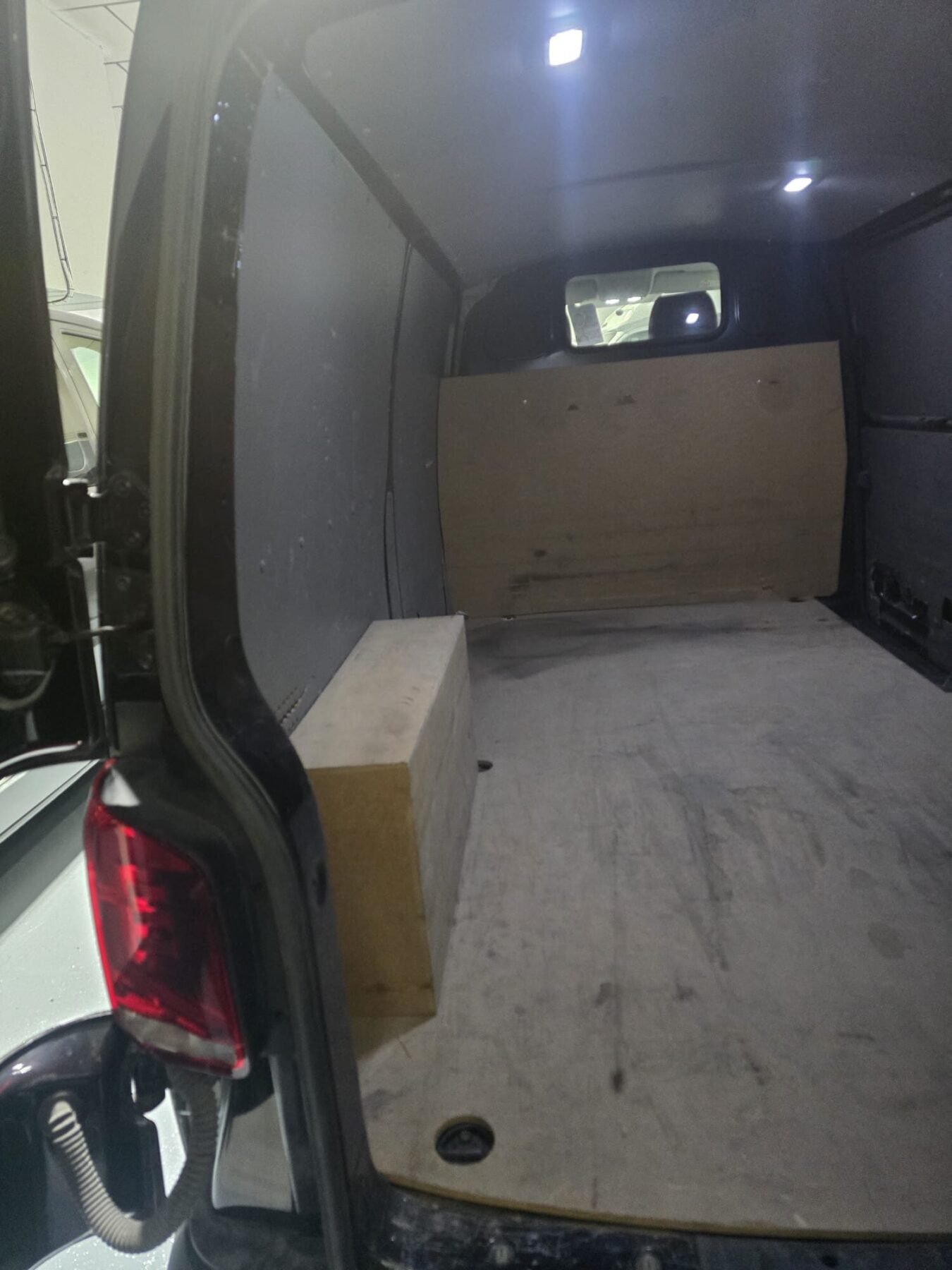 VOLKSWAGEN TRANSPORTER Furgon Largo TN 2.0 TDI 81kW 110CV