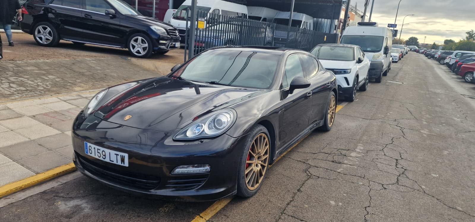 PORSCHE Panamera 4.8