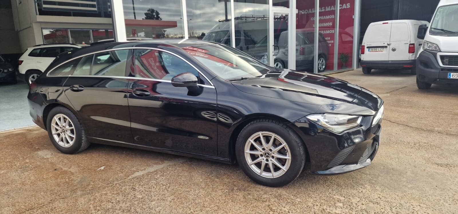 MERCEDES-BENZ CLA 180d