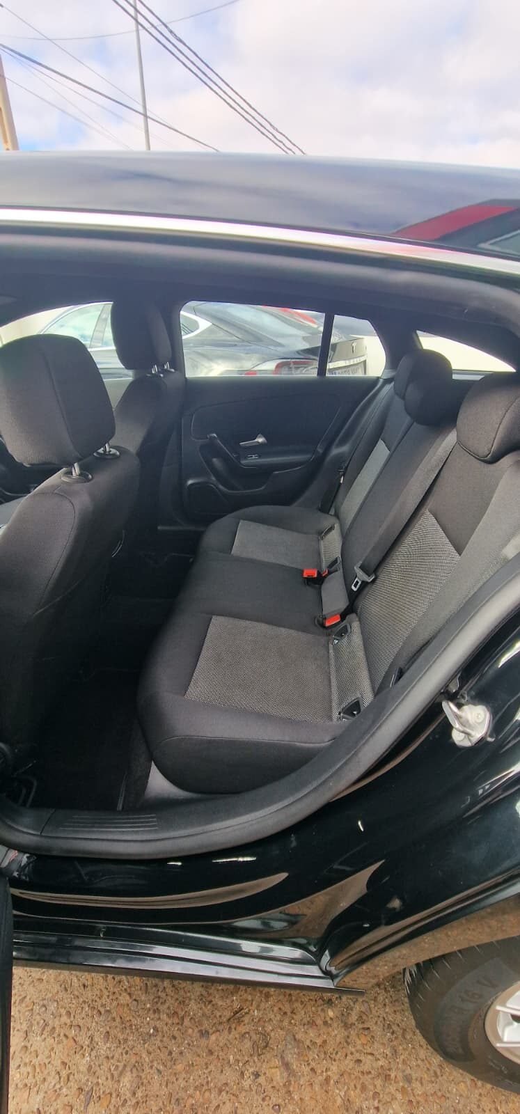 MERCEDES-BENZ CLA 180d