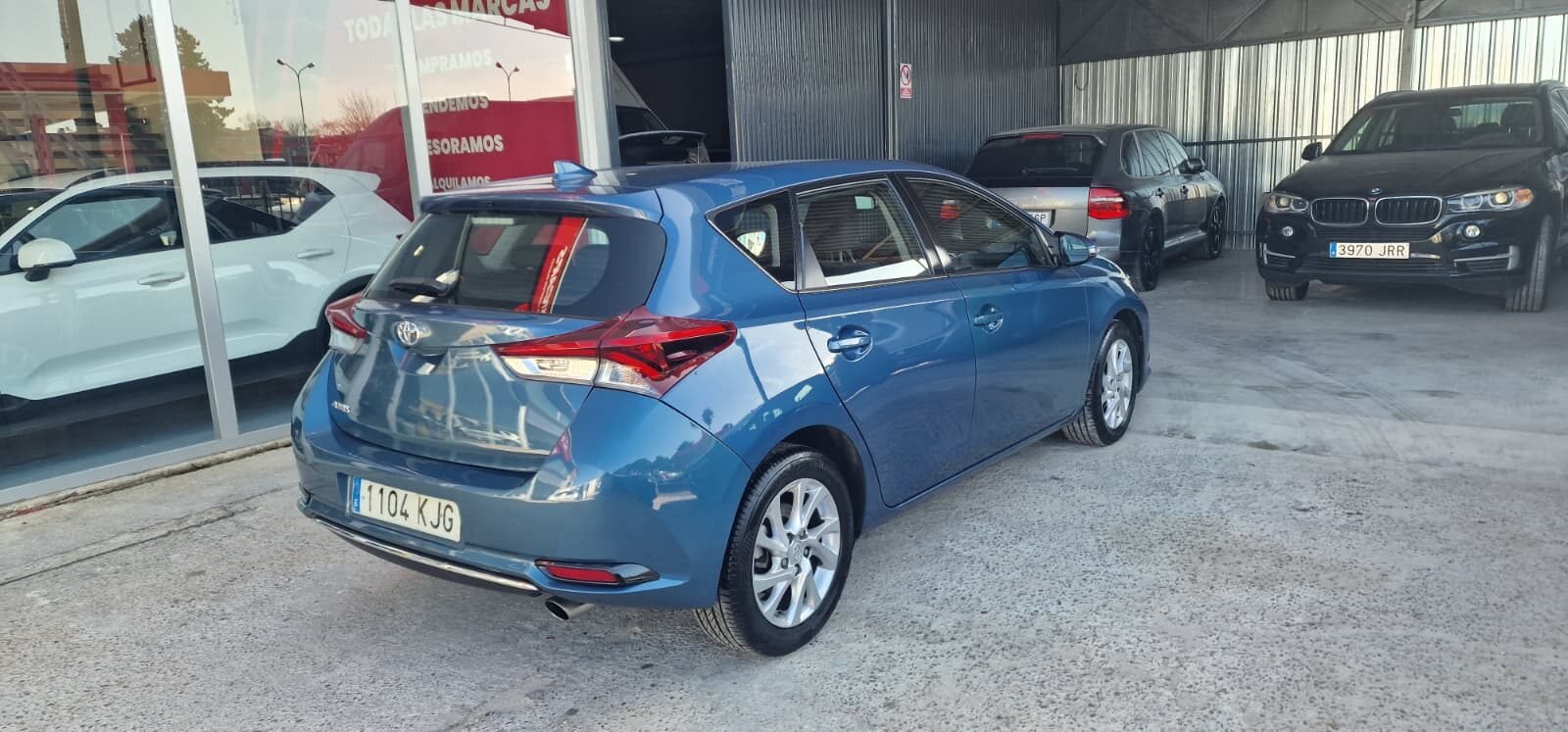 TOYOTA AURIS 1.2 Active
