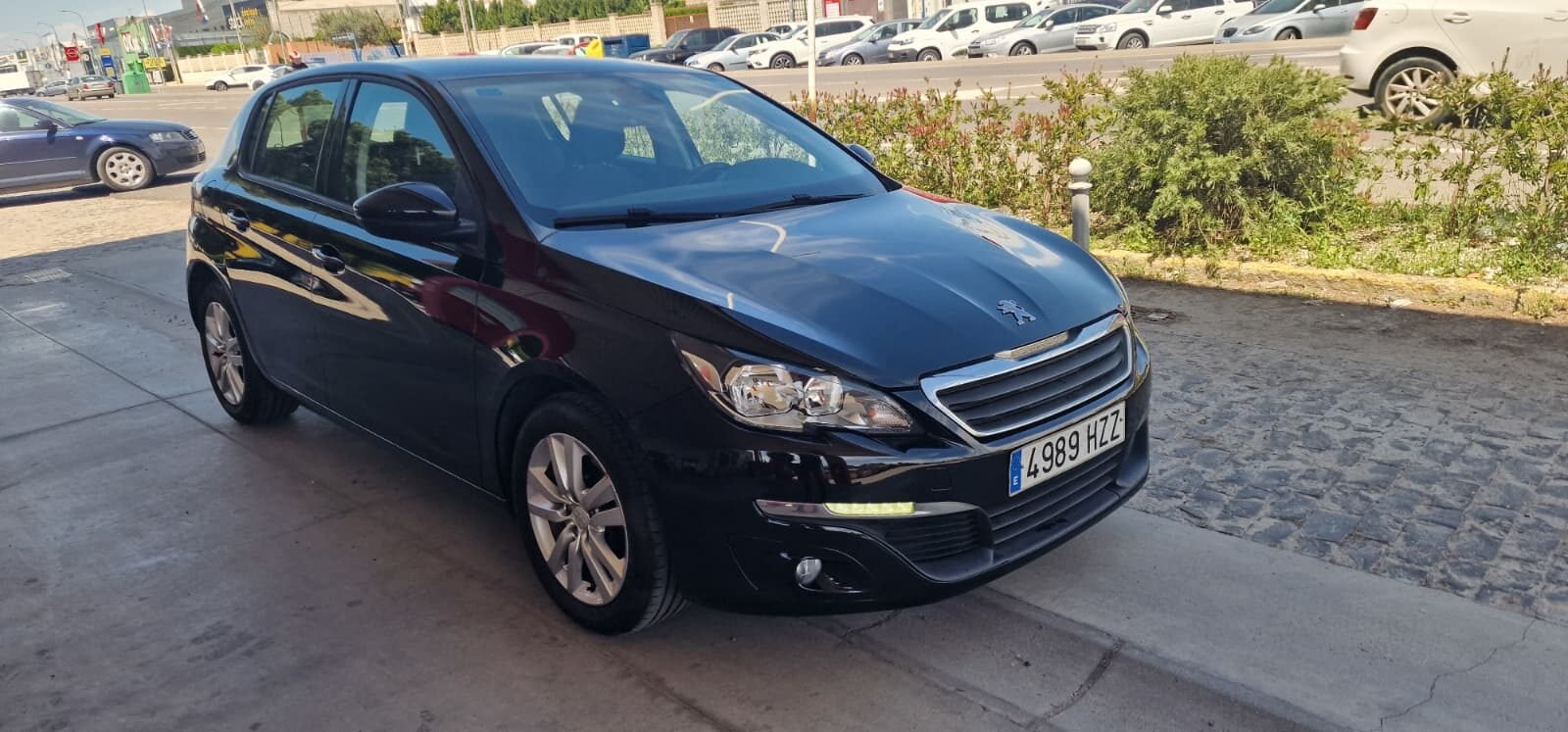 PEUGEOT 308 1.2