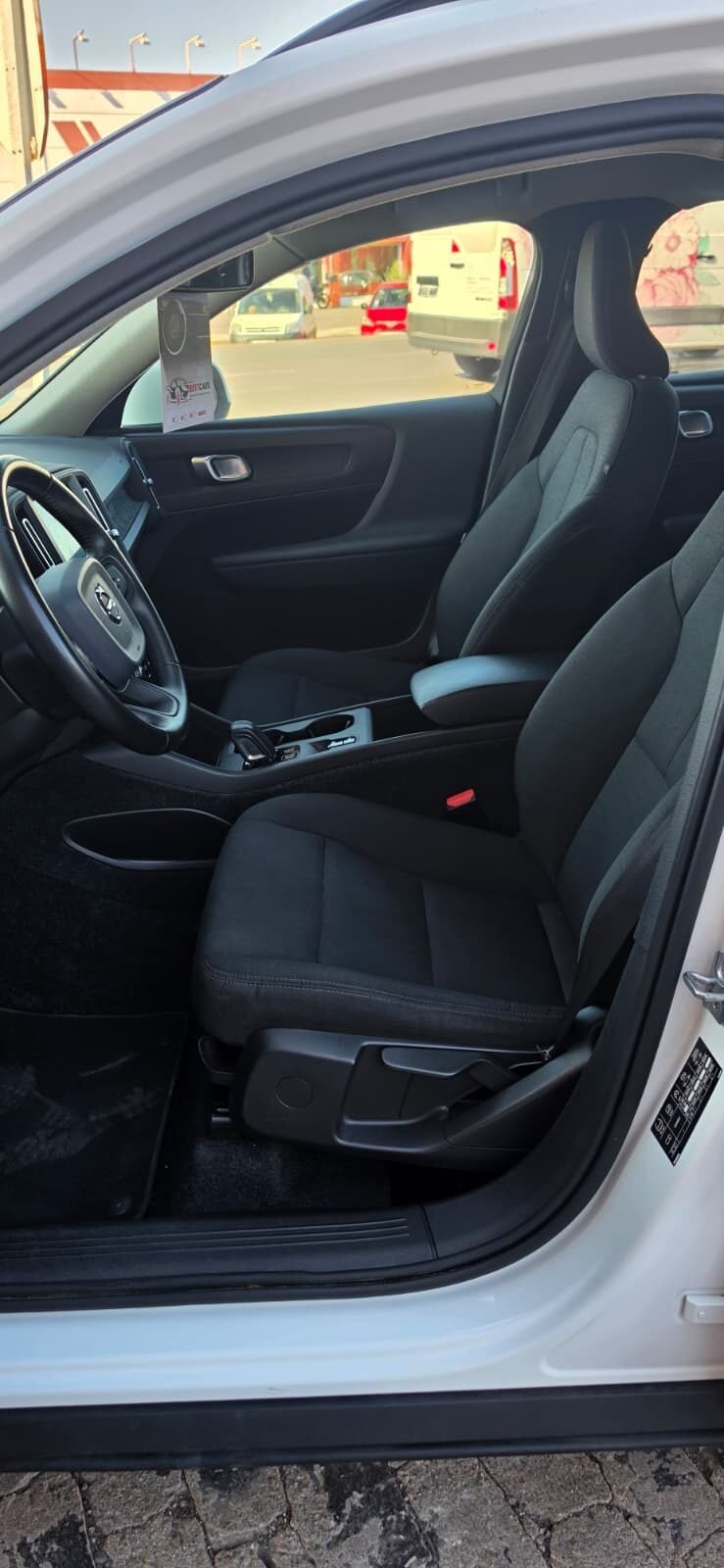 VOLVO XC40 1.5 T3 BUSINESS PLUS AUTO