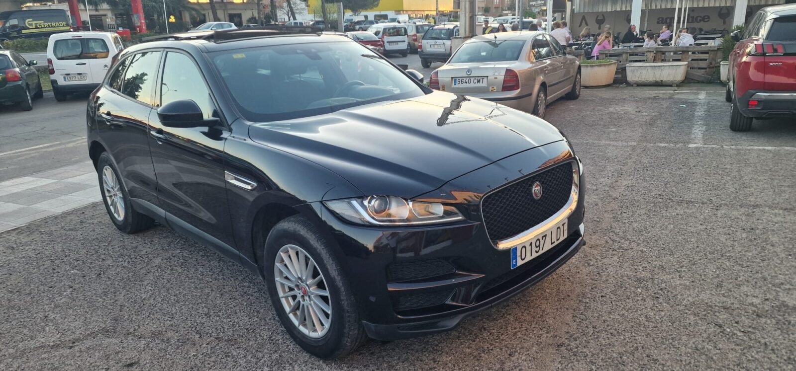 JAGUAR F PACE 2.0L i4D 180 Pure 5p