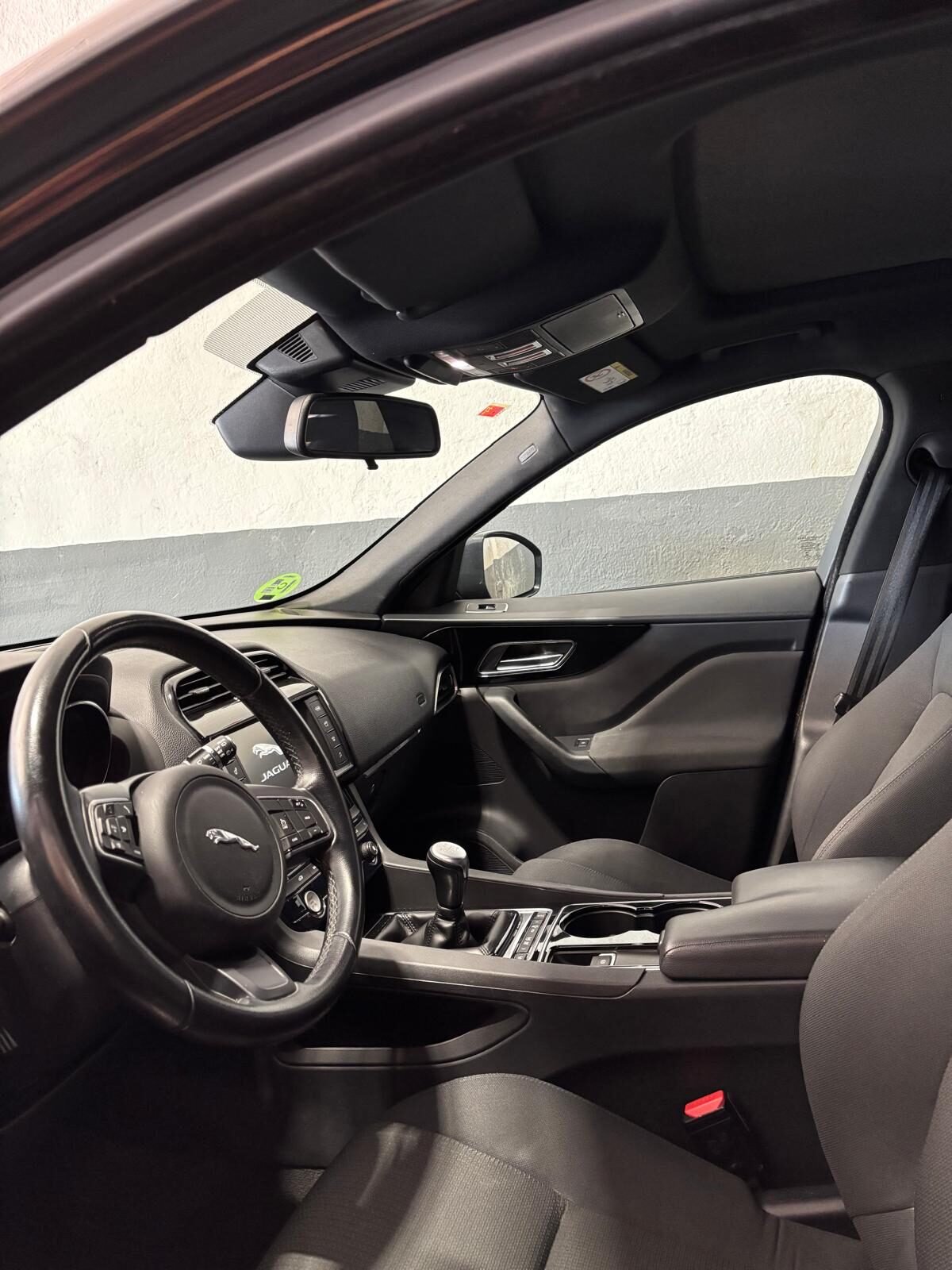 JAGUAR F PACE 2.0L i4D 180 Pure 5p
