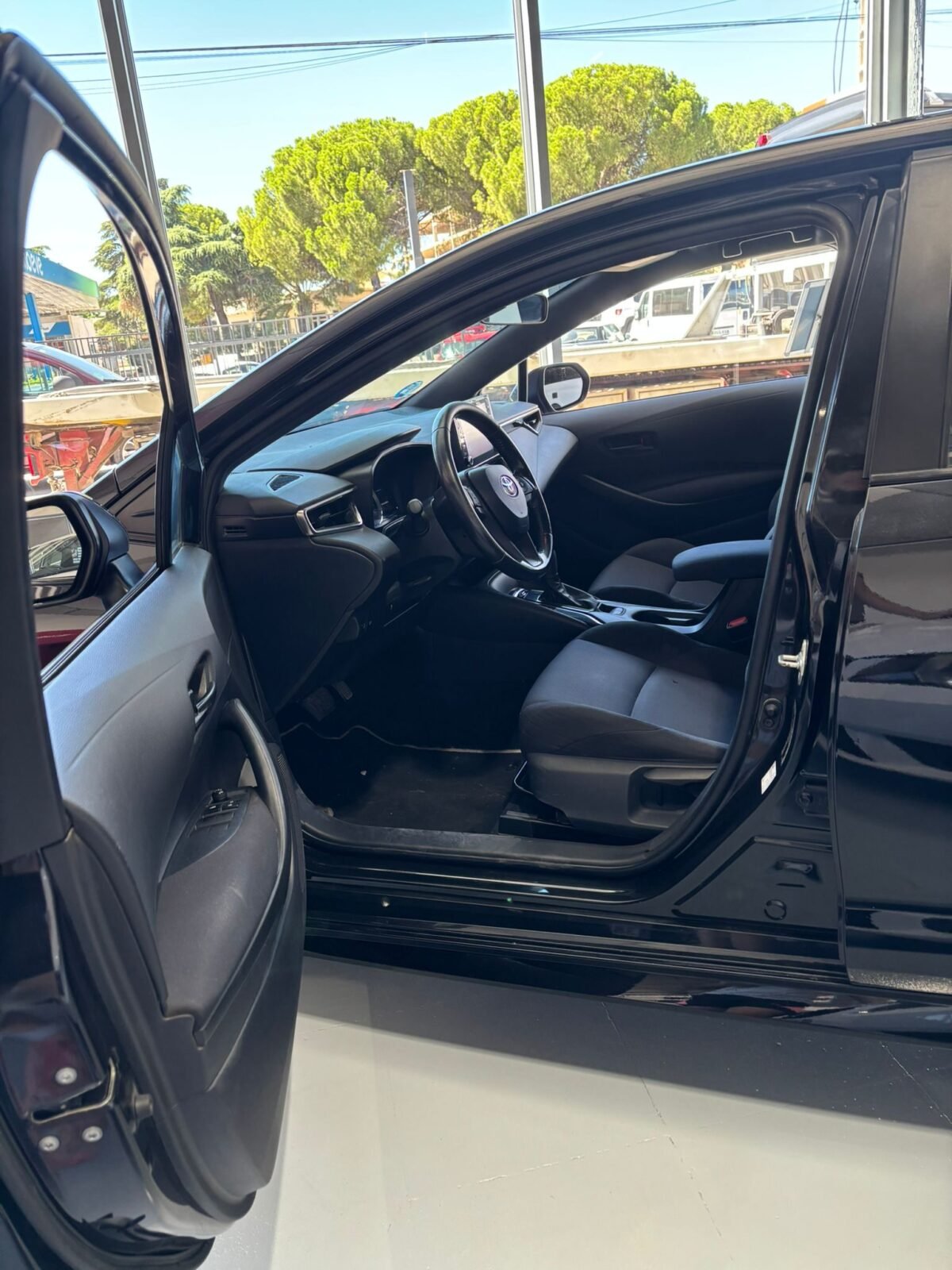 TOYOTA COROLLA 1.8 140H active tech ecvt