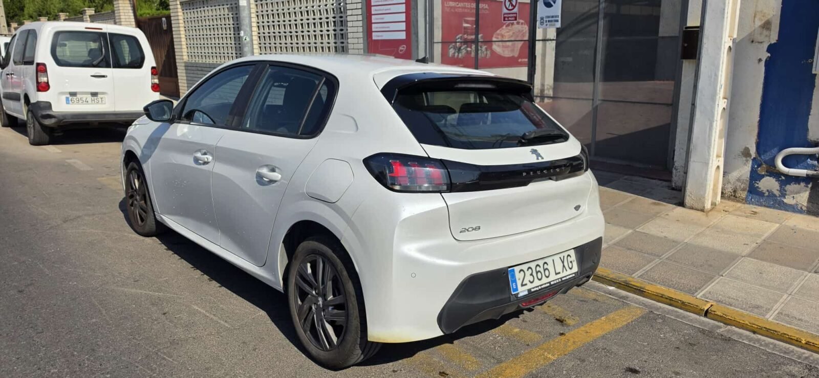 PEUGEOT 208 1.5 HDi