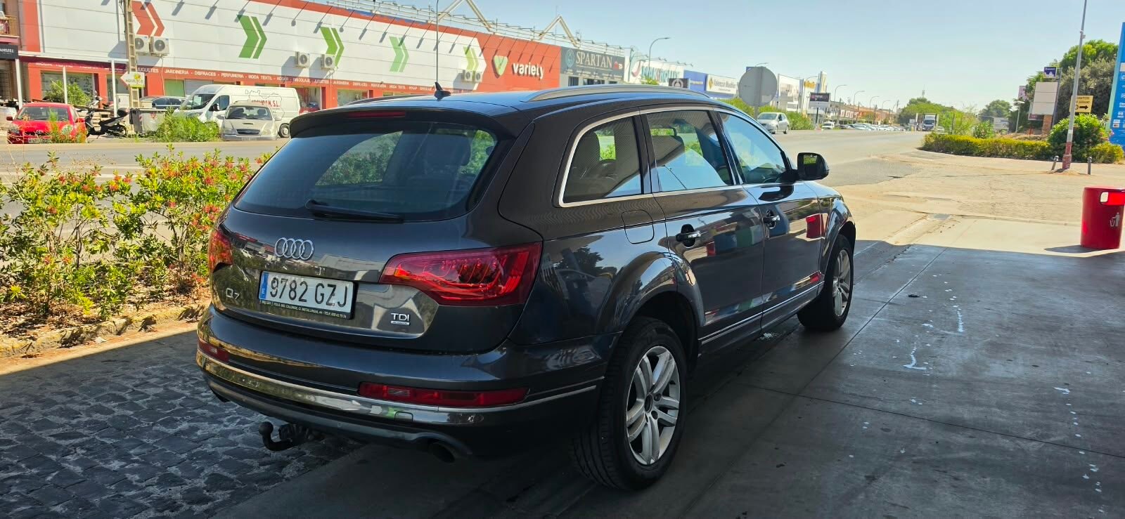AUDI Q7 3.0