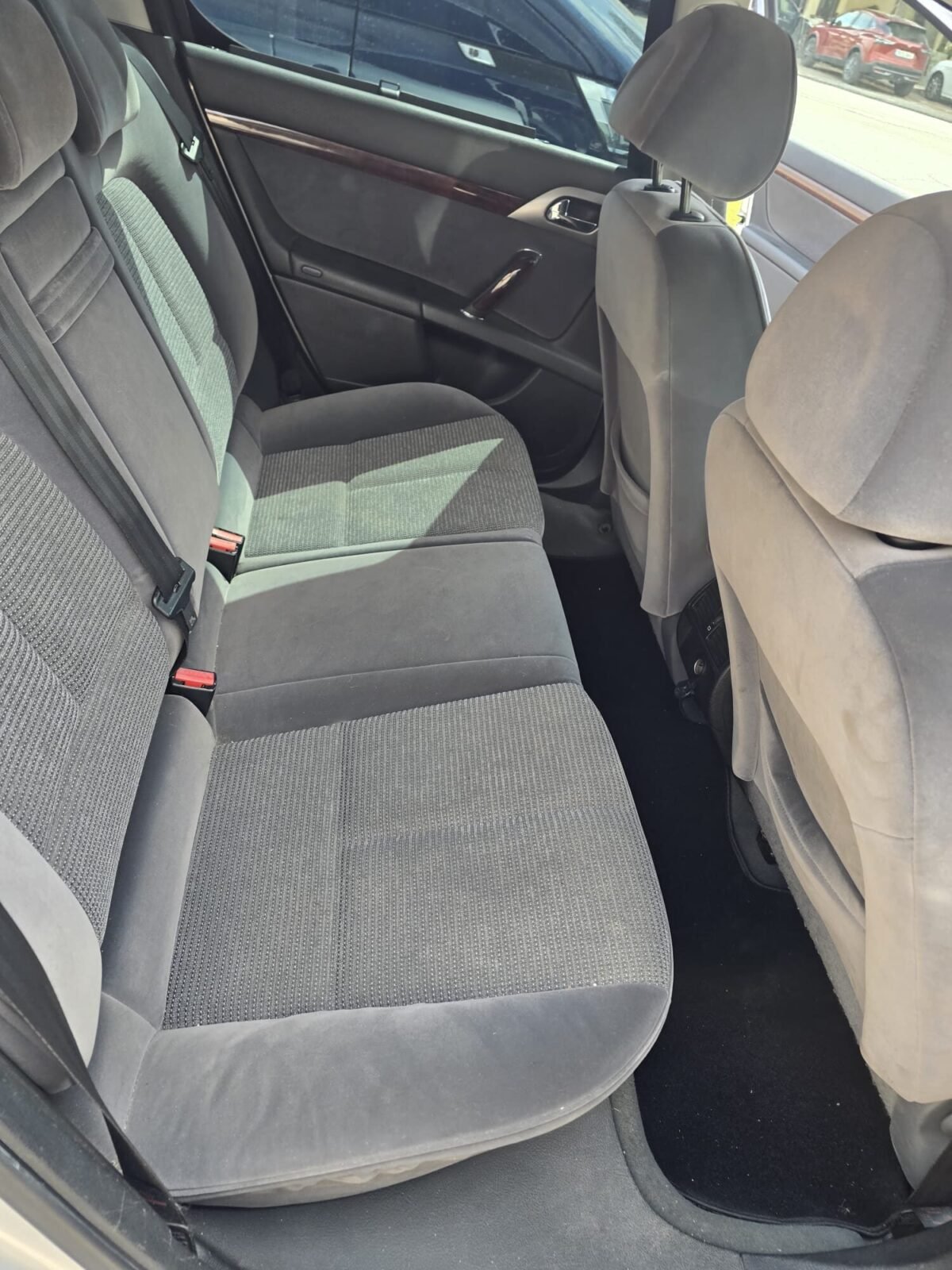 PEUGEOT 407 2.0 HDi