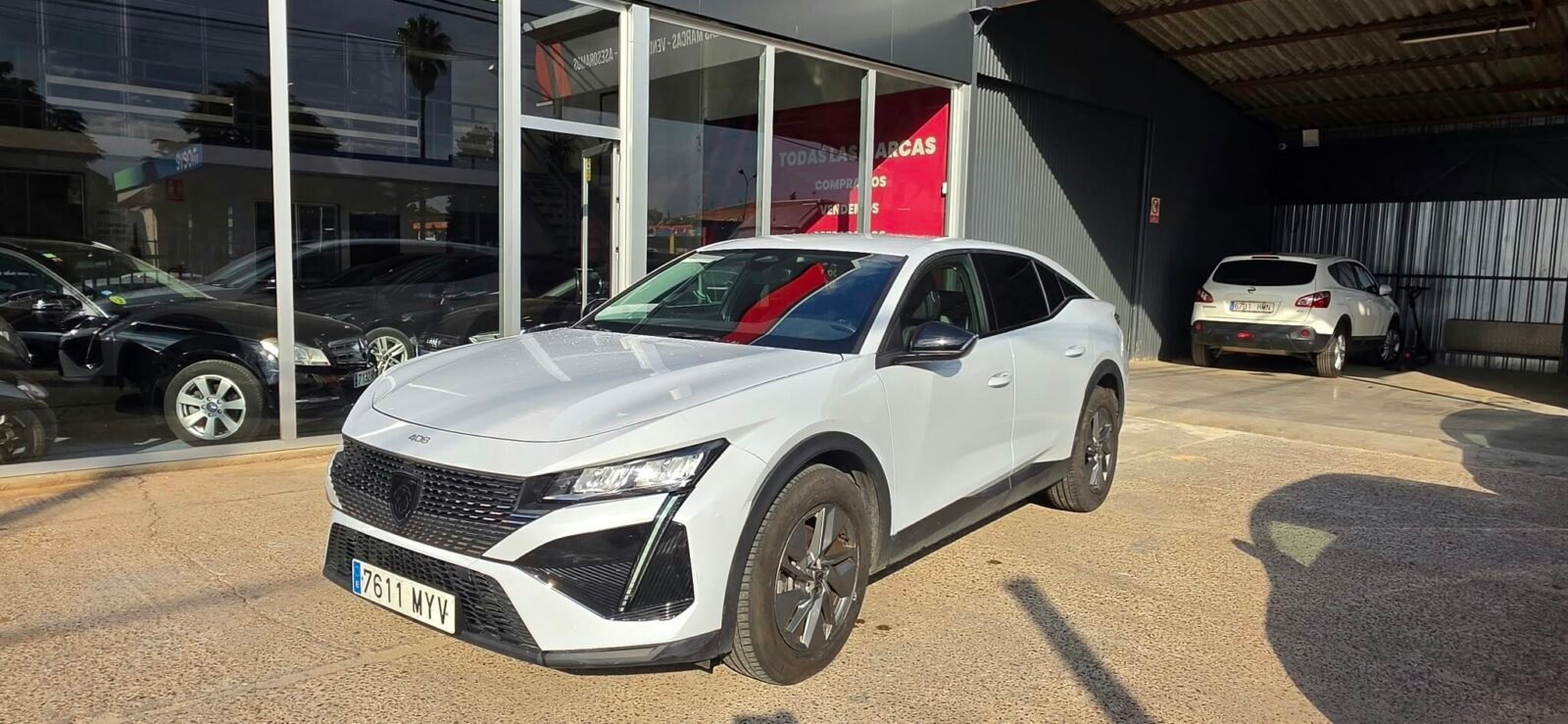PEUGEOT 408 1.2 hybrid