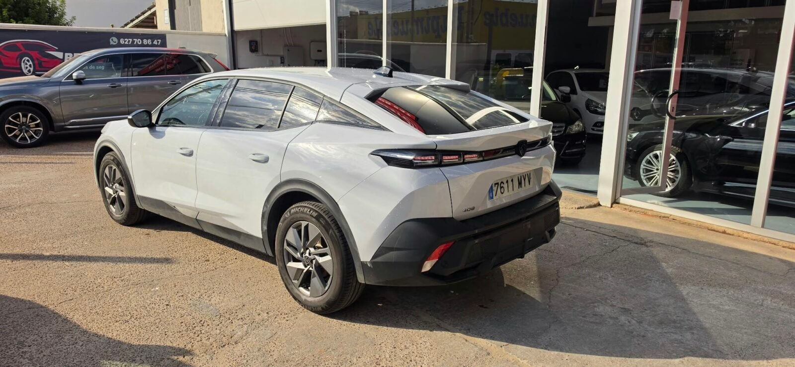 PEUGEOT 408 1.2 hybrid